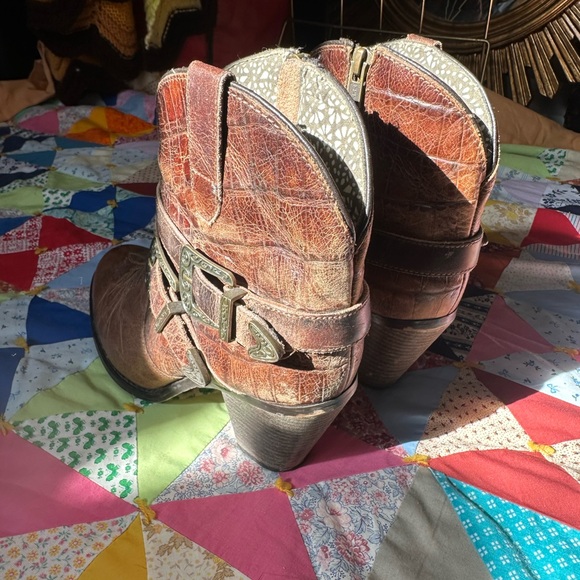 Dingo heeled booties - Picture 3 of 3